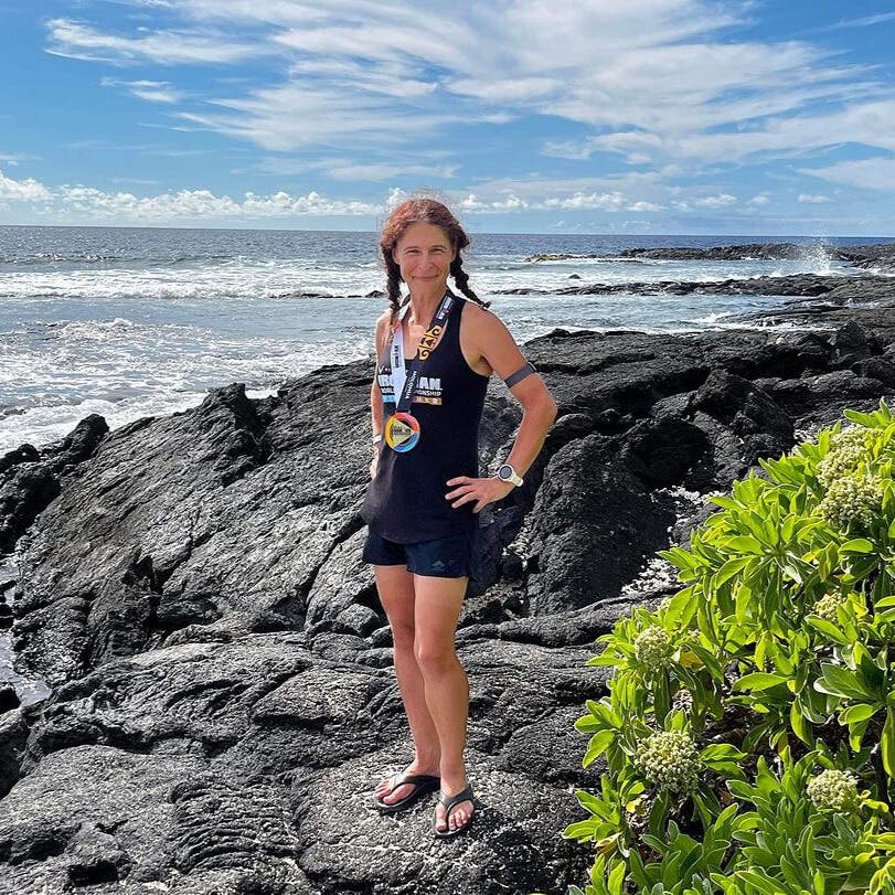 Team Injinji athlete Viktoria Brown at the beach in Hawaii.