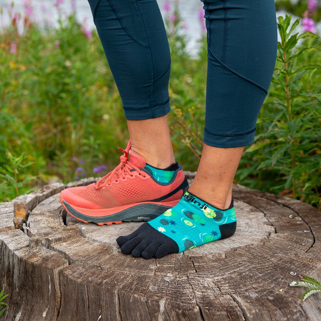 Injinji Artist Designed Women's No-Show socks in Amanita.