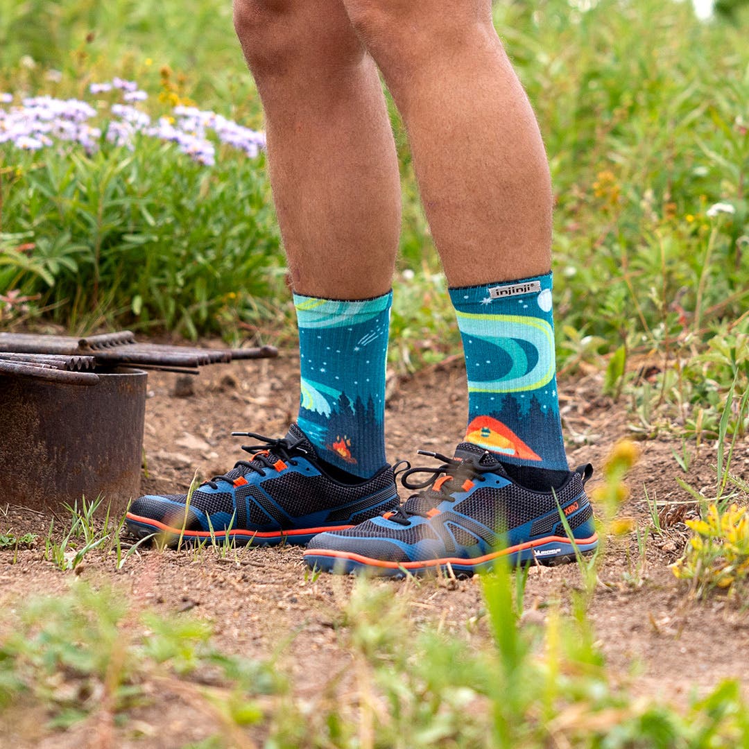 Injinji Artist Designed Men's Crew socks in Orca.