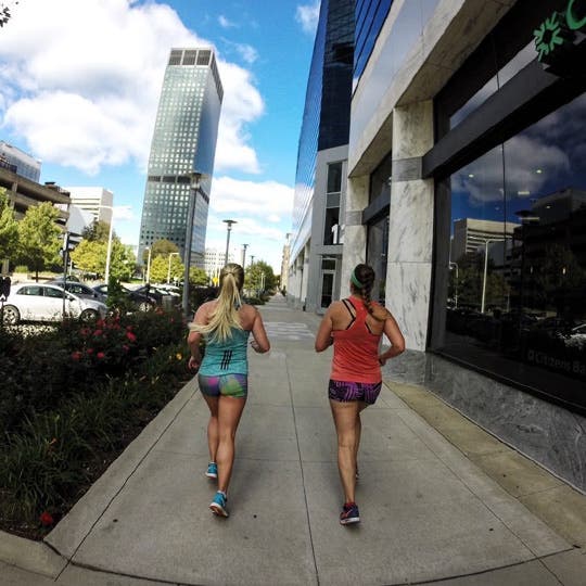 Team Injinji's Lindsey and Kati training together. 